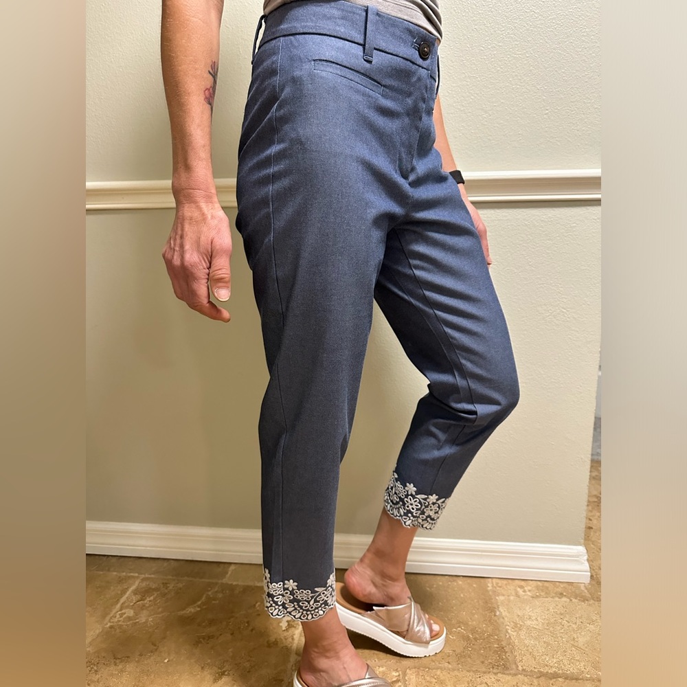 Ann Taylor High Rise Cropped Pant in Stretch Cotton with Eyelet trim Size 2P - Picture 10 of 10